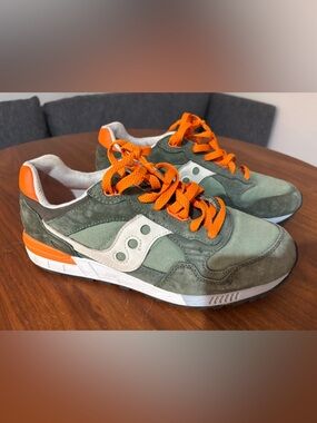 Saucony men’s Green Suede and Mesh Sneakers with Orange Laces